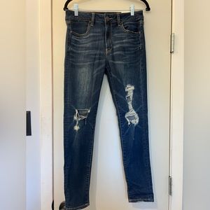 American Eagle Hi-Rise Jegging ripped Jean size 8